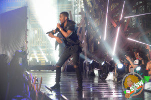 Big Sean performs "IDFWU" at the 2015 mtvU Woodie Awards