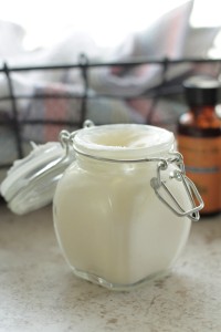 1-homemade-DIY-ultra-moisturizing-lotion-moisturizer-thebobbypen